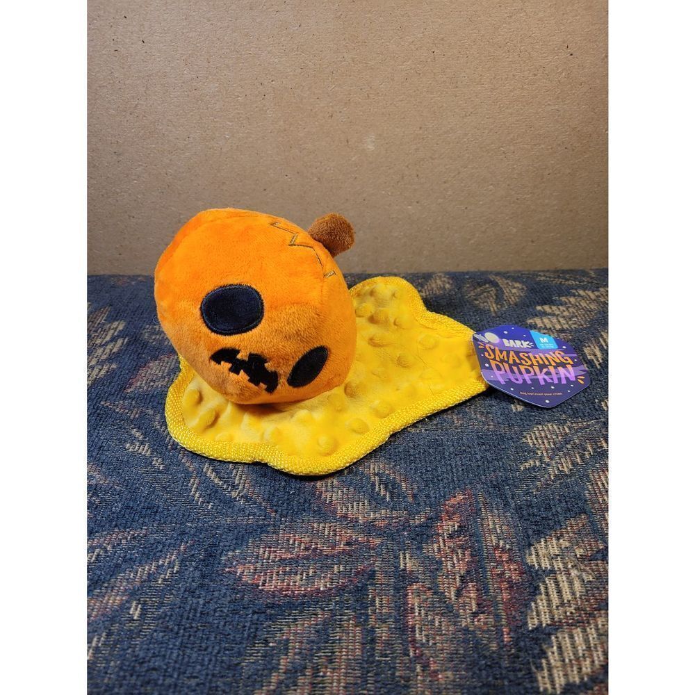 Bark Smashing Pumpkin  Size Medium 20 - 50 Pounds  NWT